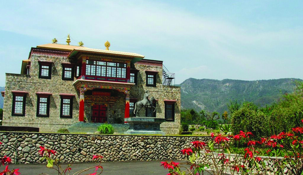 Govinda Láma könyvtárában